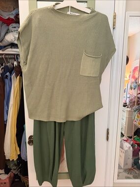 Amazon Olive Green Knit Top with Pocket
